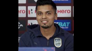 #AamchiCity's very own Rahul Bheke seems excited to lift the League Shield in Mumbai tomorrow! 💙