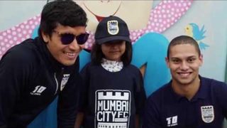 Islanders visit Nanavati to meet young Champs!
