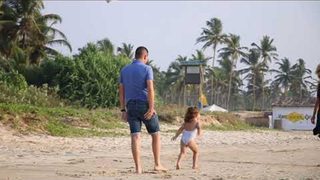 Sergio Lobera playing football with his Daughter