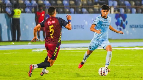 ISL Season 11 Match 9 : Mumbai City 1-0 Hyderabad FC