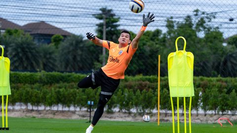 Clicks from the Islanders' pre-season training camp at Bangkok, Thailand