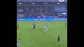 Classic back-heel by Greg Stewart 🤩