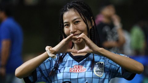 Snaps of our fans at the DY Patil Stadium in the Islanders' ACL clash against Al Hilal SFC