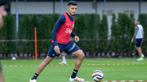 Clicks from the Islanders' pre-season training camp at Bangkok, Thailand
