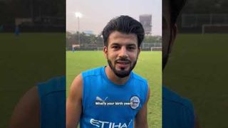 Guess the imposter 👀 #MumbaiCity #AamchiCity 🔵