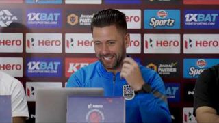 🎥 Des Buckingham’s Full Press Conference ahead of #TheIslanders’ clash against BFC | #HeroISL 22/23