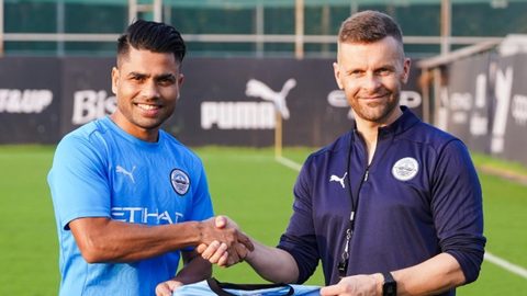 Welcome to Aamchi City, Prabir Das