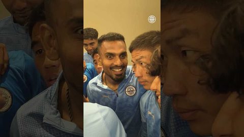 Never seen Rock-Paper-Scissors turn into a team game before 😂#MGISL13 #KBFCMCFC #AamchiCity 🔵
