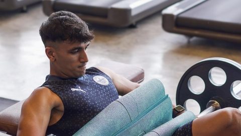 An intense workout session of the Islanders