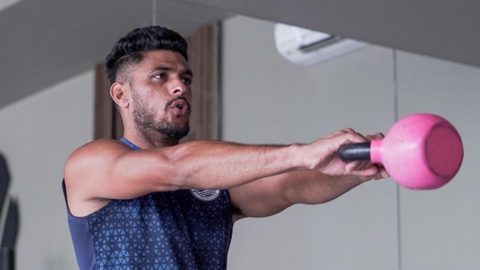 An intense workout session of the Islanders