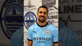 Getting to know our newest Islander 🇵🇹#WelcomeNuno #AamchiCity 🔵