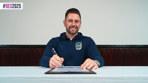Des Buckingham signs contract extension with Mumbai City