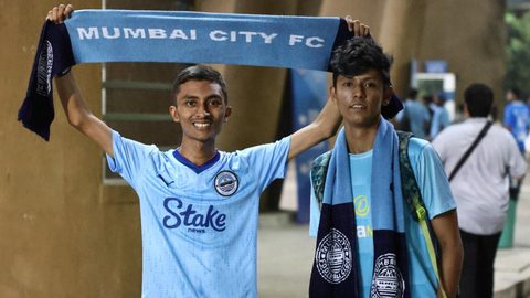 Snaps of our fans at the DY Patil Stadium in the Islanders' ACL clash against Al Hilal SFC