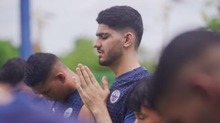 The Islanders training in Bangkok prepping for the new season