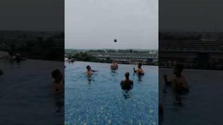The Islanders enjoy a fun challenge in the pool | Mumbai City FC