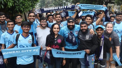 Snaps of our fans at the DY Patil Stadium in the Islanders' ACL clash against Al Hilal SFC
