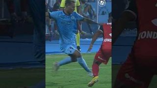 Bipin’s quick feet to get into space is @easportsfcMumbai City FC Skill of the Match from #MCFCNEU