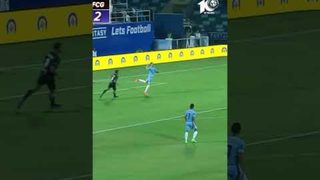 Cherishing some 𝗧𝗜𝗥𝗜ffic moments on the pitch, and off it too 🤩| Mumbai City FC