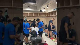 Kitting 🆙 ahead of the friendly 👕#IslandersInThailand #AamchiCity 🔵
