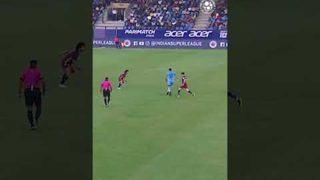 Now that's some footwork 🥵