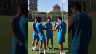 Mishra ji pulling one on the boys 😂🤝#MumbaiCity #AamchiCity 🔵