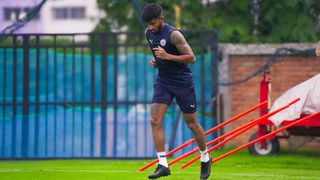 The Islanders training in Bangkok prepping for the new season