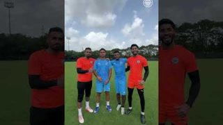 ഇന്നത്തെ പ്രത്യേക പരിപാടി: ഓണാശംസകൾ, ഐലന്റേർസ് വക 🌸🌼#HappyOnam #AamchiCity 🔵