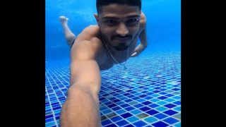 Underwater with Amey 🏊🏻‍♂️