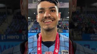 🎥 | Ayush Chhikara spoke about winning the #HeroISL League Shield in his debut season #MumbaiCity 💫