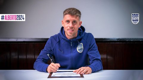 Alberto Noguera pens one year contract extension with Mumbai City FC