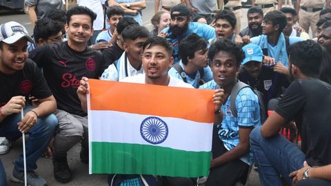 Snaps of our fans at the DY Patil Stadium in the Islanders' ACL clash against Al Hilal SFC