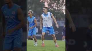 Ready and done. Let’s hit the road! 🔥🤩#MCFCCFC #ISL #AamchiCity 🔵