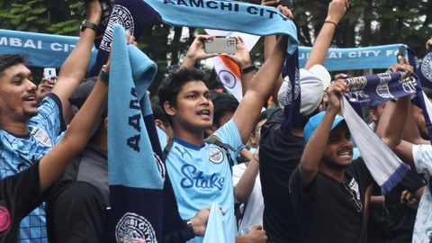 Snaps of our fans at the DY Patil Stadium in the Islanders' ACL clash against Al Hilal SFC