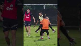 Nawaz's instinctive save in training | Mumbai City FC