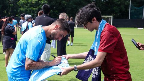 When the 12th Man meets #TheIslanders, memories are made 🥹🩵