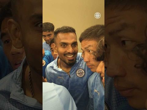 Never seen Rock-Paper-Scissors turn into a team game before 😂#MGISL13 #KBFCMCFC #AamchiCity 🔵