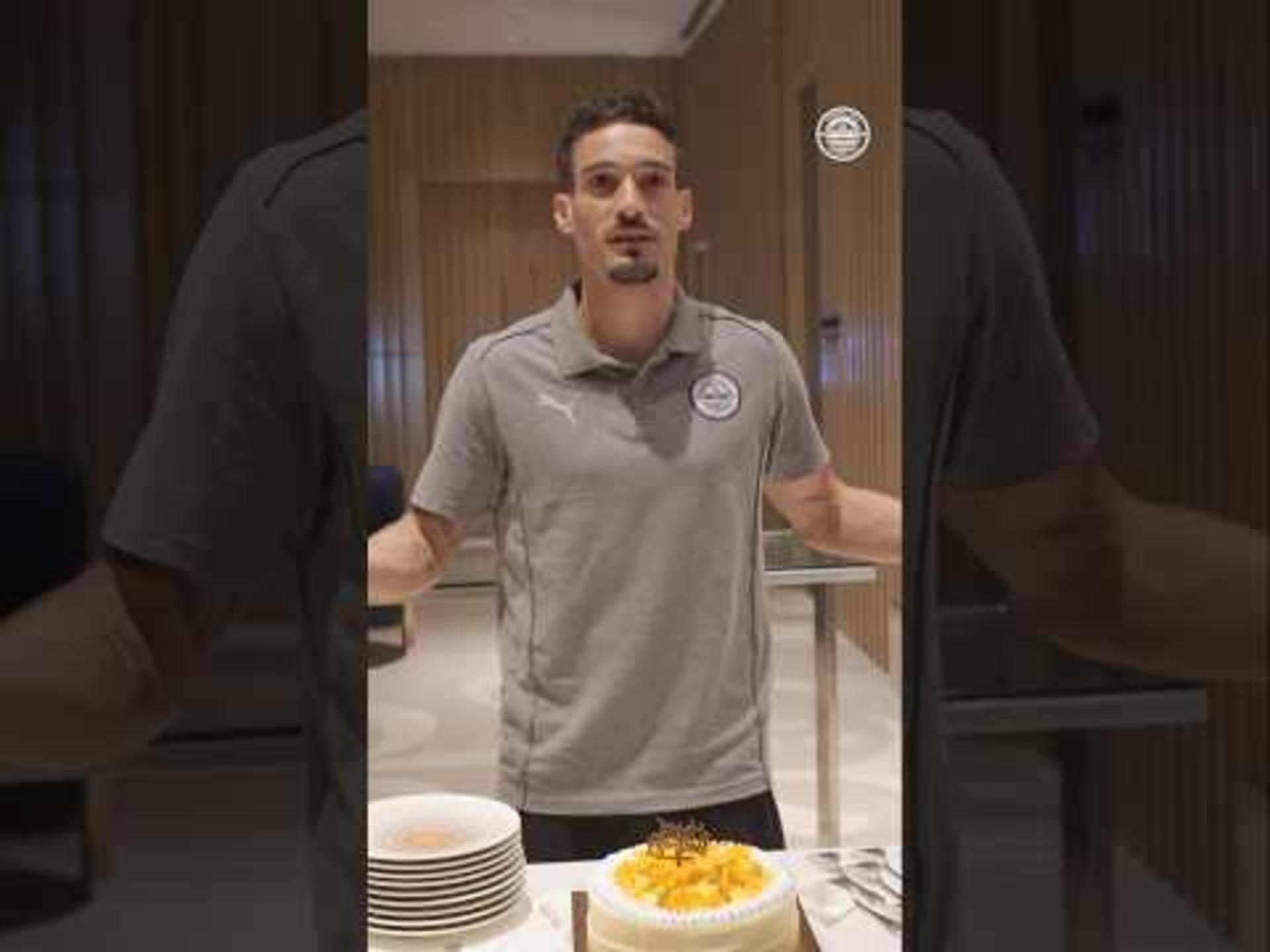 ortiz-getting-the-birthday-treatment-mumbaicity-aamchicity.Click to read full article.