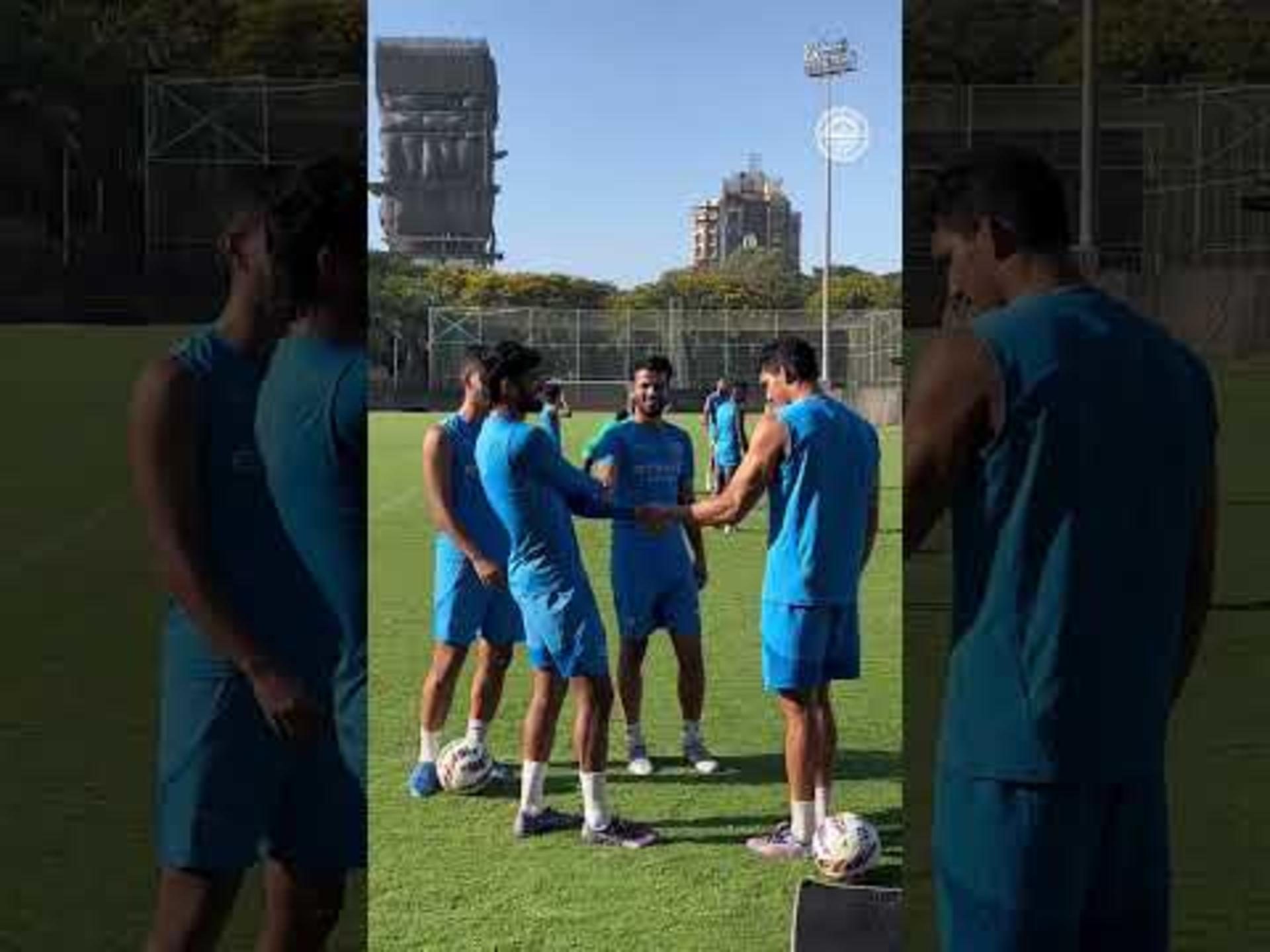 mishra-ji-pulling-one-on-the-boys-mumbaicity-aamchicity.Click to read full article.